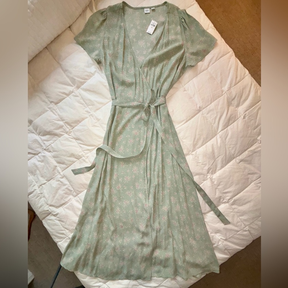 GAP Floral V-neck Wrap Dress  NEW w/ TAGS